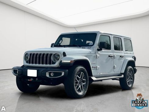Certified 2024 Jeep Wrangler Unlimited Sahara w/ Technology Group AWD/4WD image 2