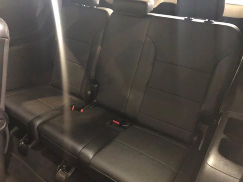 Used 2025 Buick Enclave Preferred image 10