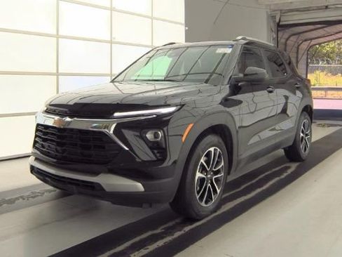 Used 2025 Chevrolet TrailBlazer LT AWD/4WD image 1