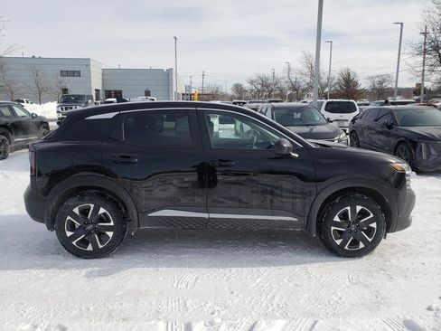 Certified 2025 Nissan Kicks SV image 10