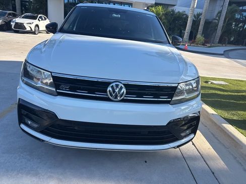 Used 2020 Volkswagen Tiguan SE R-Line FWD image 5