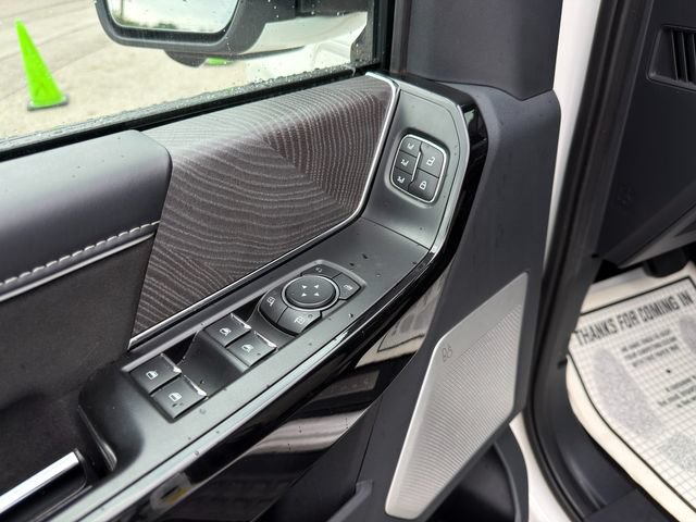 Used 2022 Ford F150 Lightning Platinum AWD/4WD image 27