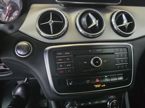 Used 2016 Mercedes-Benz GLA 250 image 21