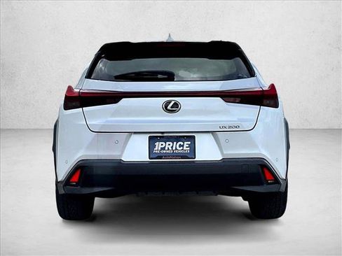 Used 2020 Lexus UX 200 w/ Premium Package FWD image 4