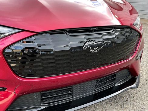 Used 2025 Ford Mustang Mach-E GT AWD/4WD image 29