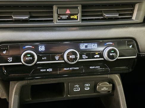 Used 2023 Honda Pilot Touring image 24