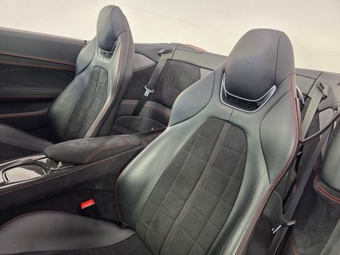 Used 2022 Ferrari Portofino M RWD image 12