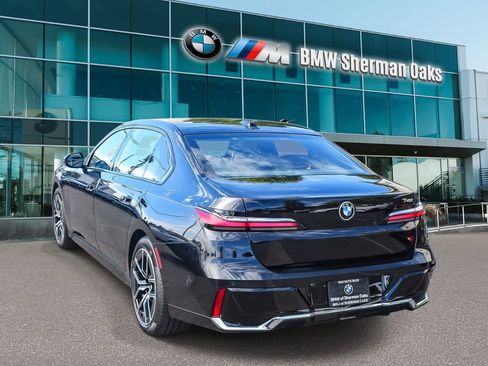 Certified 2026 BMW 740i RWD image 6