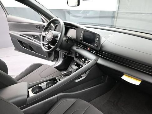 Used 2026 Hyundai Elantra SEL Sport Premium w/ Cargo Package FWD image 12