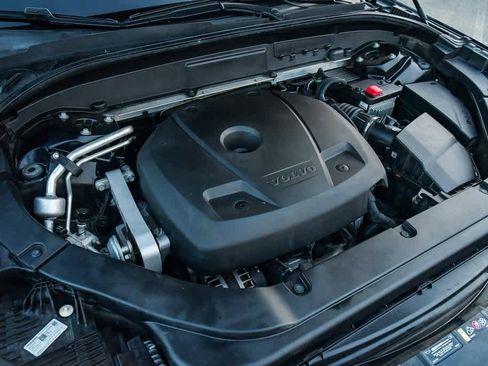 Used 2019 Volvo XC60 T6 Momentum w/ Advanced Package image 29