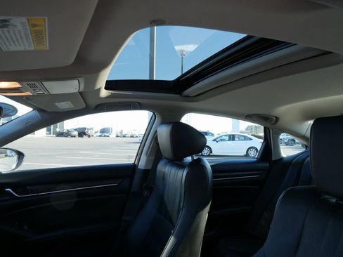 Used 2020 Honda Accord Touring image 20