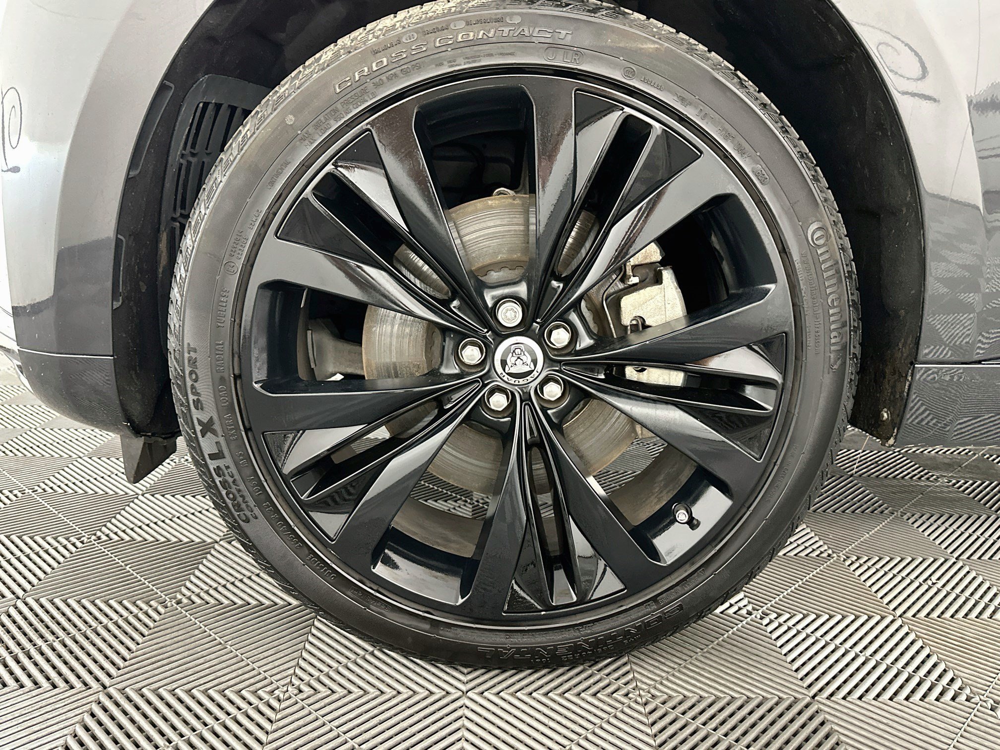 Used 2024 Jaguar F-PACE R-Dynamic S AWD/4WD image 36