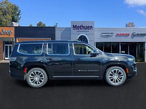 Used 2023 Jeep Grand Wagoneer Series II AWD/4WD image 3