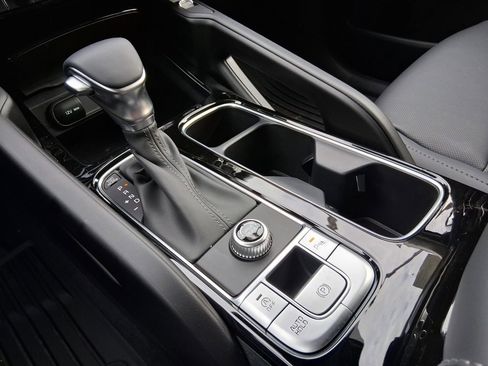 Used 2025 Kia Telluride S image 17