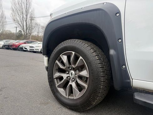 Used 2019 Chevrolet Silverado 1500 RST w/ True North Edition AWD/4WD image 12