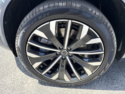 New 2026 Volvo XC90 T8 Ultra w/ Protection Package Premier image 9