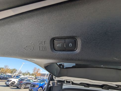 Certified 2025 Ford Expedition Active AWD/4WD image 12