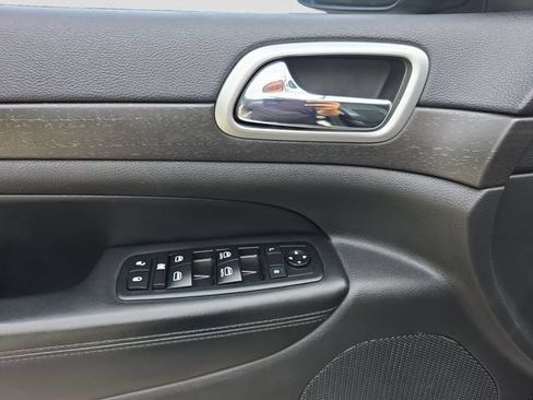 Used 2015 Jeep Grand Cherokee Altitude AWD/4WD image 10