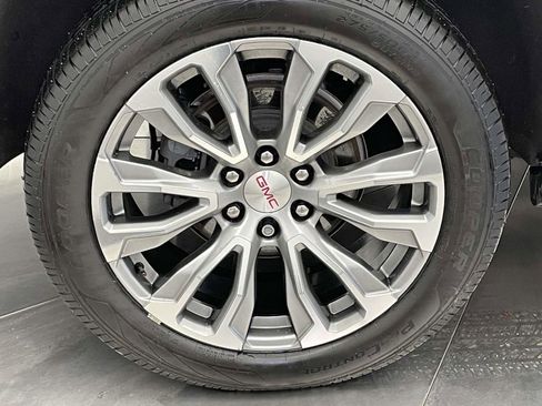 Used 2022 GMC Yukon Denali w/ Denali Premium Package image 13