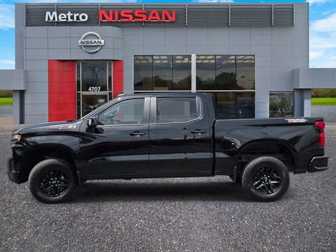Used 2021 Chevrolet Silverado 1500 LT Trail Boss w/ Convenience Package II AWD/4WD image 3