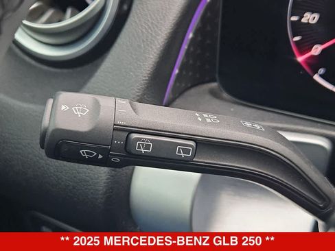 Used 2025 Mercedes-Benz GLB 250 image 26