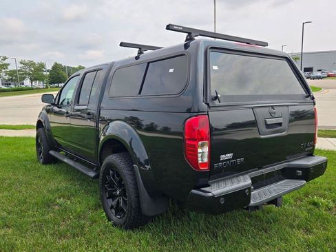 Used 2021 Nissan Frontier SV w/ Midnight Edition Floor Mats AWD/4WD image 14