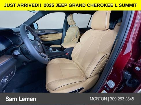 New 2025 Jeep Grand Cherokee L Summit w/ Luxury Tech Group V image 21