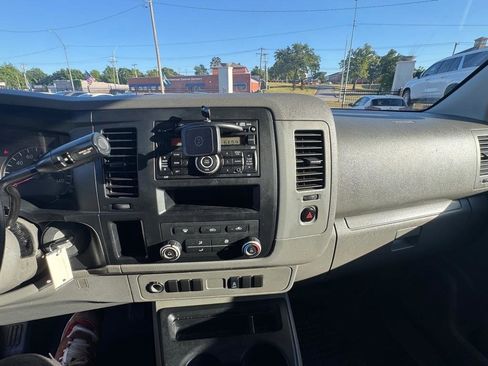 Used 2015 Nissan NV 1500 SV RWD image 16