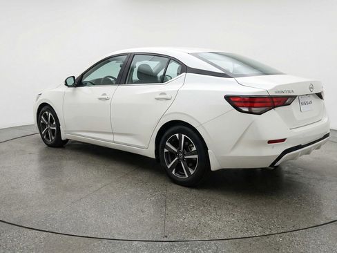 Used 2025 Nissan Sentra SV FWD image 5