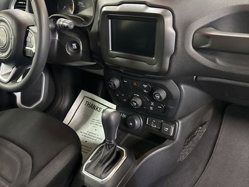 Used 2021 Jeep Renegade Latitude AWD/4WD image 26