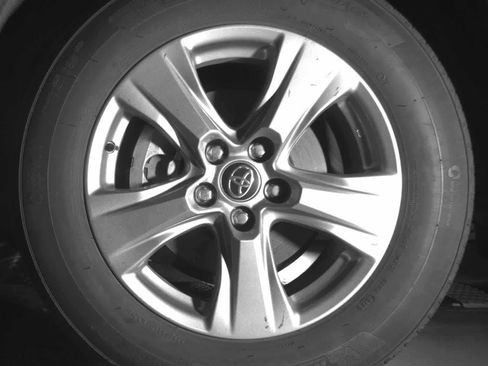 Used 2023 Toyota RAV4 XLE w/ Convenience Package image 10