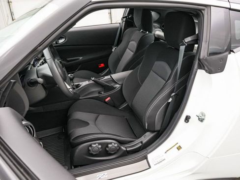 Used 2024 Nissan Z Sport w/ Floor Mat Package image 22