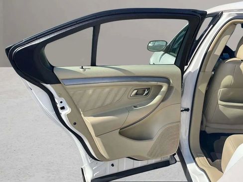 Used 2015 Ford Taurus SEL w/ Equipment Group 201A image 16