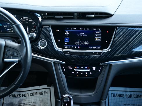 Used 2025 Cadillac XT6 Premium Luxury image 23