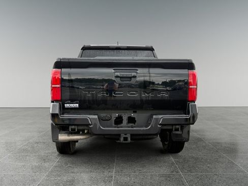 Certified 2025 Toyota Tacoma SR5 AWD/4WD image 5