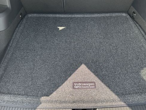 Certified 2026 Volkswagen Tiguan SE R-Line FWD image 51