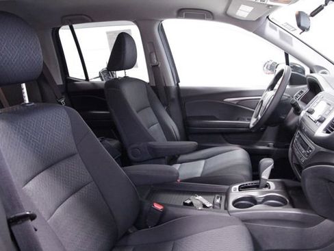 Used 2017 Honda Ridgeline Sport image 12