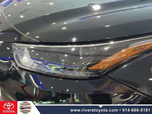 Certified 2024 Toyota Highlander XLE AWD/4WD image 9