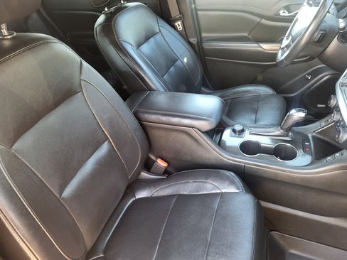 Used 2019 GMC Acadia SLT AWD/4WD image 13