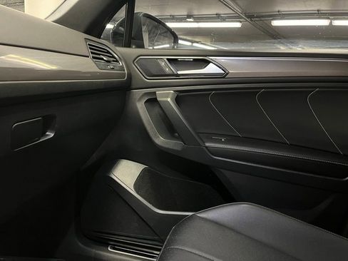 Used 2022 Volkswagen Tiguan SE R-Line AWD/4WD image 31