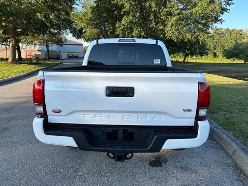 Used 2023 Toyota Tacoma SR5 w/ Technology Package RWD image 5