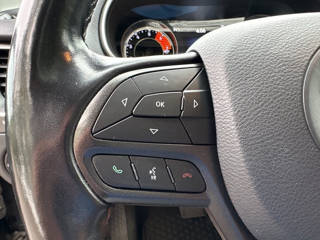 Used 2020 Jeep Cherokee Trailhawk AWD/4WD image 21