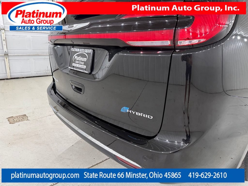 Used 2023 Chrysler Pacifica Limited FWD image 48