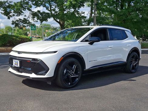 New 2025 Chevrolet Equinox EV RS image 10