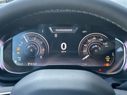New 2026 RAM 2500 Laramie AWD/4WD image 23