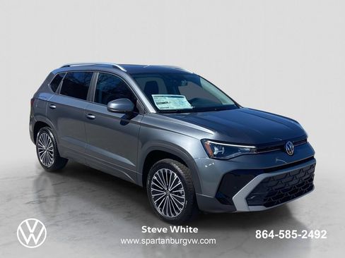 New 2026 Volkswagen Taos SE FWD image 1