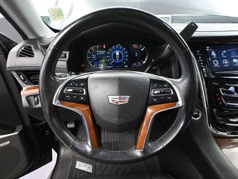Used 2017 Cadillac Escalade ESV Luxury image 26