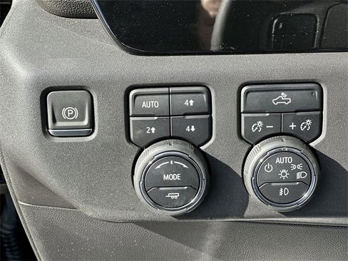 Used 2023 Chevrolet Silverado 1500 LT Trail Boss w/ Protection Package image 17