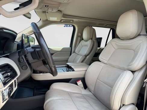 Used 2019 Lincoln Navigator L Reserve AWD/4WD image 11