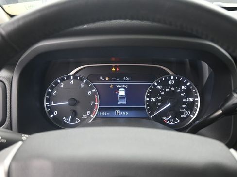Used 2024 Nissan Titan SV w/ SV Convenience Package RWD image 11